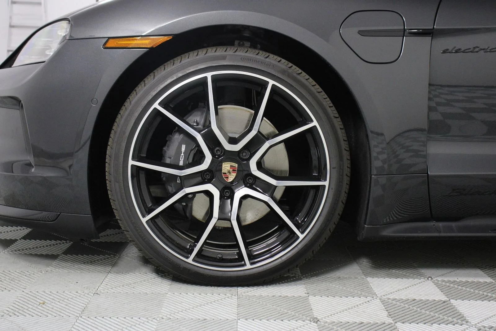 New 2026 Volcano Grey Metallic Porsche 4 image 16