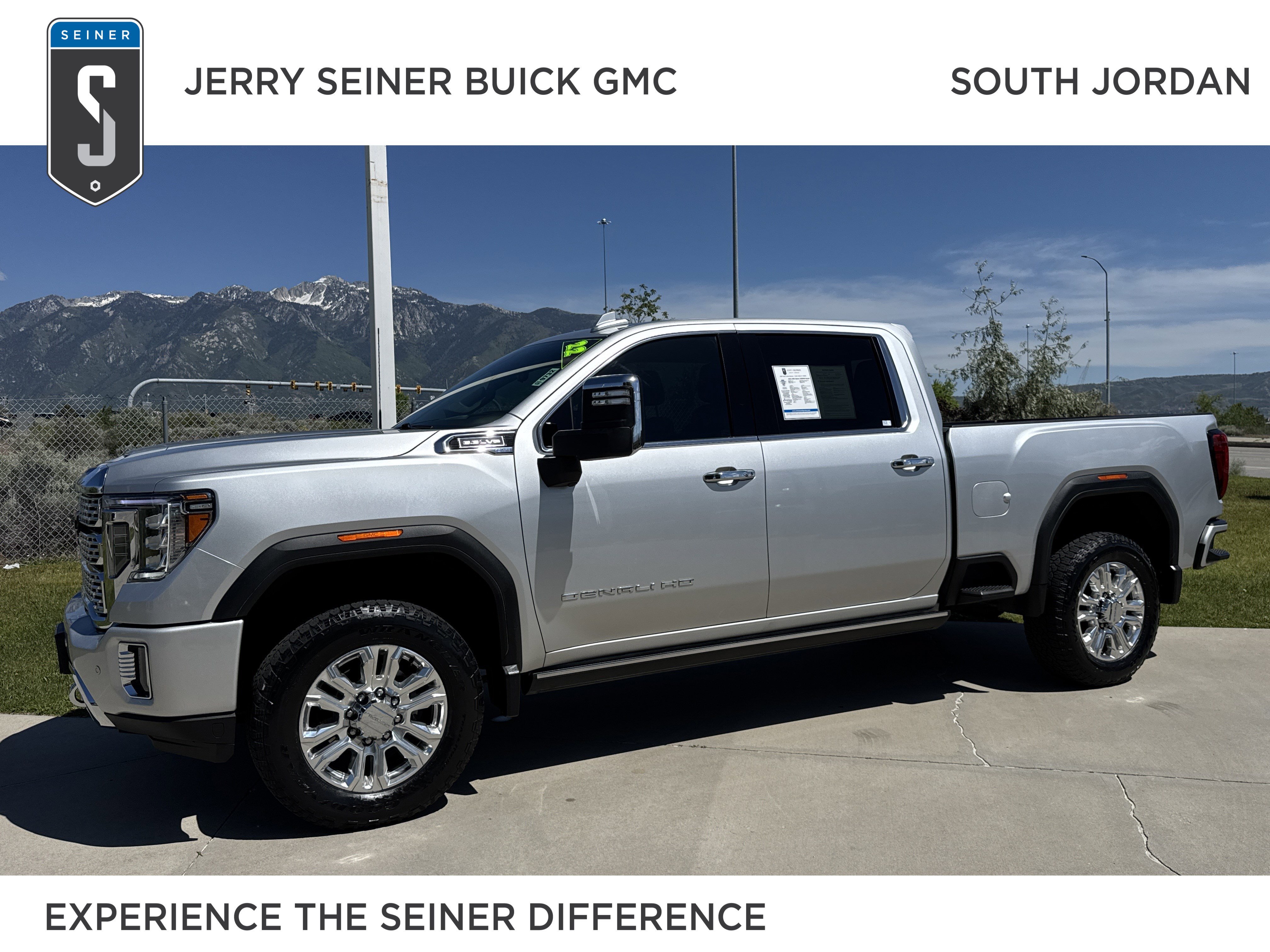 2022 GMC Sierra 4WD Crew Cab Standard Box Denali's photo