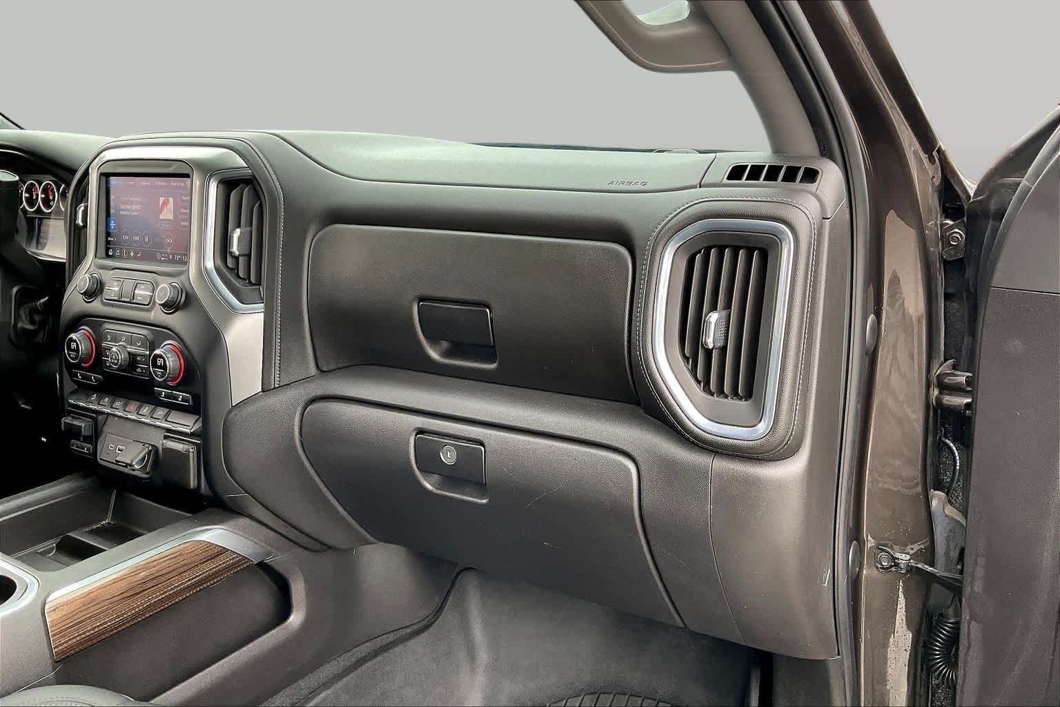 Used 2021 OXFORD BROWN METALLIC Chevrolet LT Trail Boss image 17
