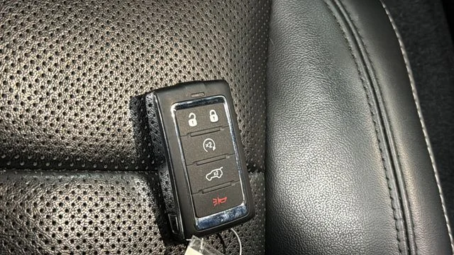 Used 2024 Diamond Black Jeep Base image 43