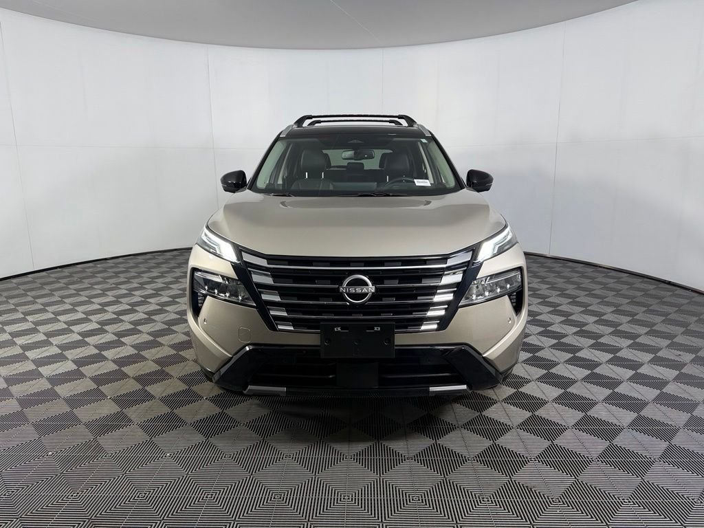Used 2026 Gold Nissan Platinum image 3