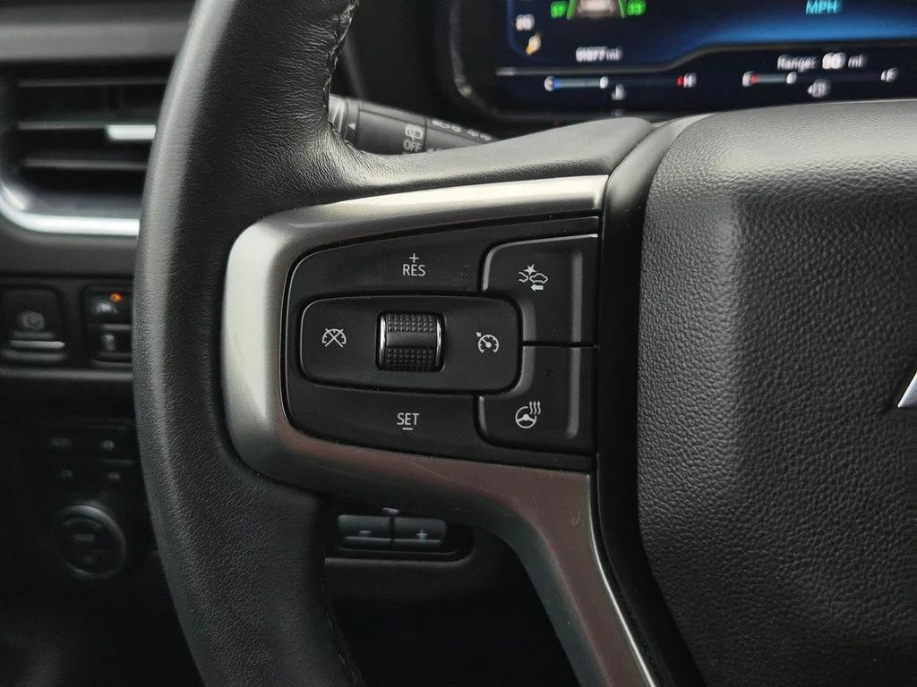 Used 2022 Black Chevrolet Z71 image 19