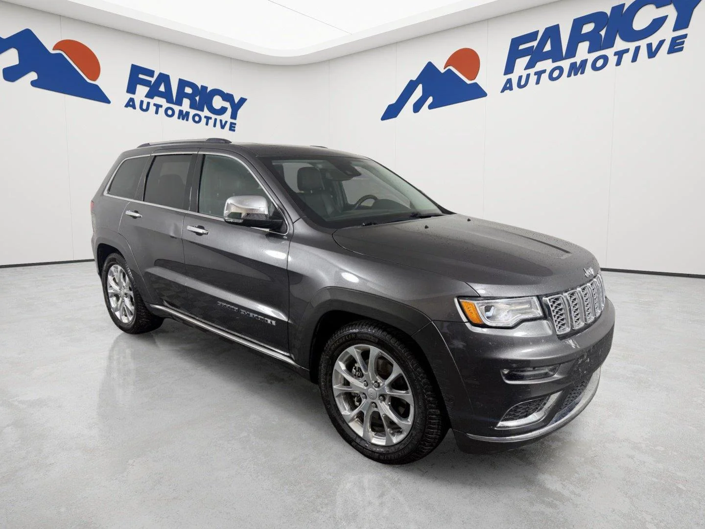 Used 2021 Granite Crystal Metallic Clearcoat Jeep Summit image 1