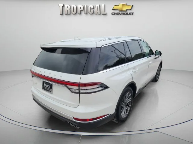 Used 2022  Lincoln Standard image 5