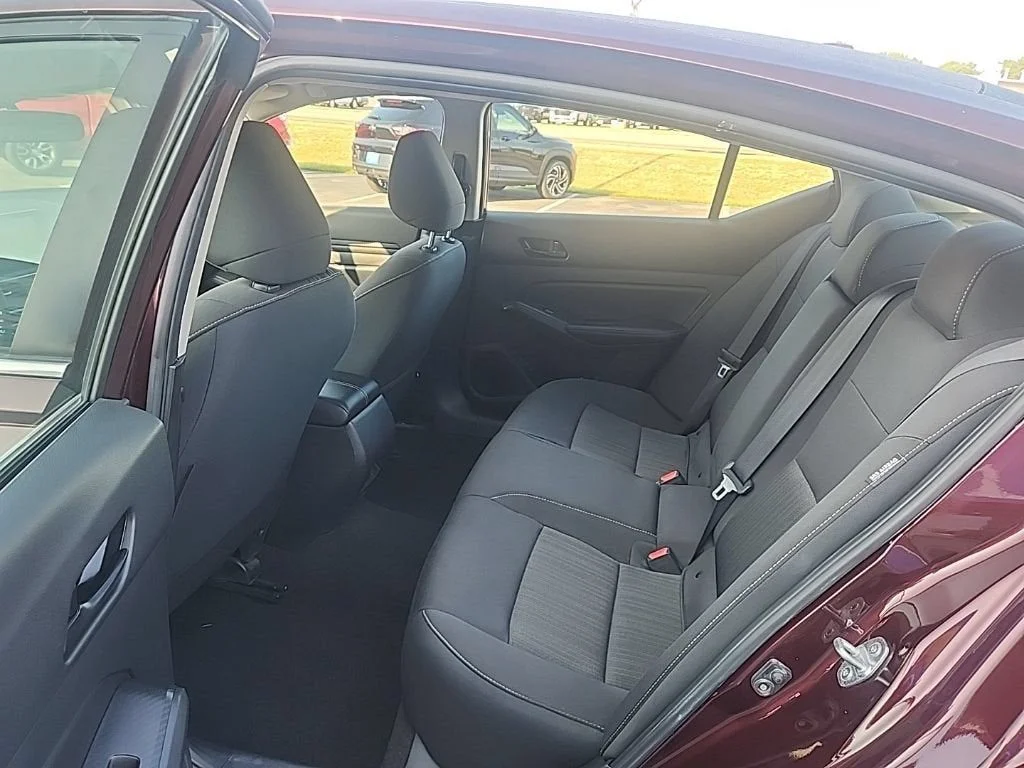Used 2025 Red Nissan 2.5 SV image 9