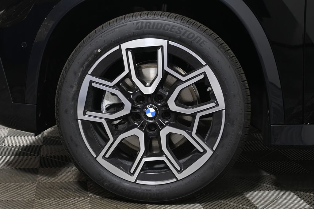 New 2026 Jet Black BMW xDrive28i image 12