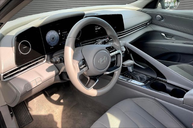 2025 Hyundai Elantra SEL - Photo 19