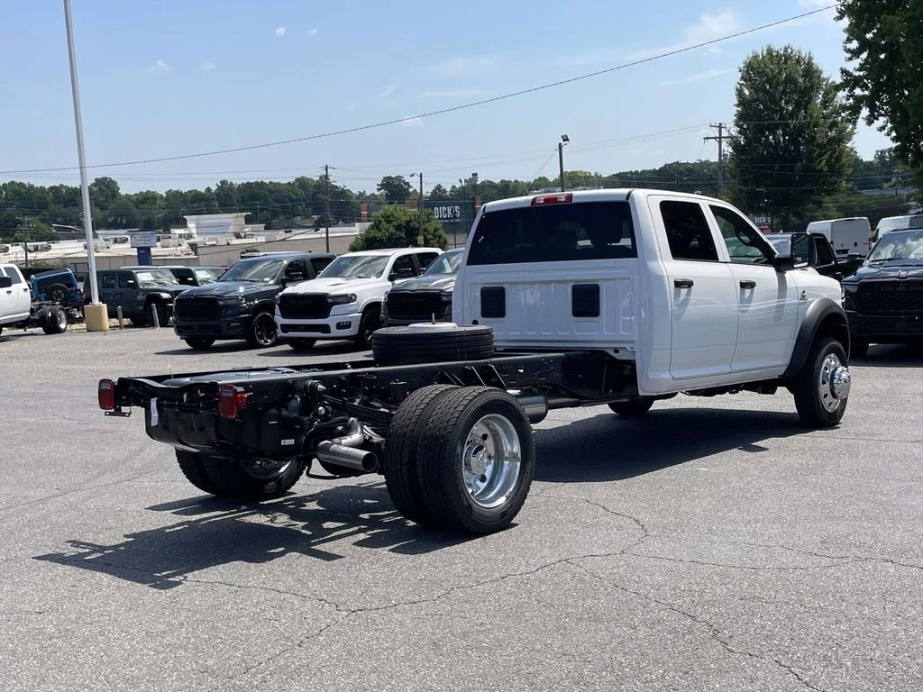 New 2026 Bright White Clearcoat RAM Tradesman image 8