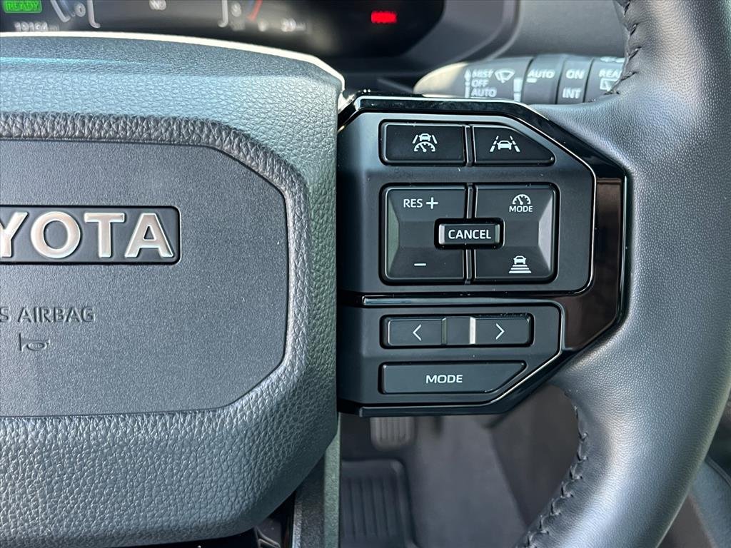 Used 2025 Ice Cap Toyota Base image 18