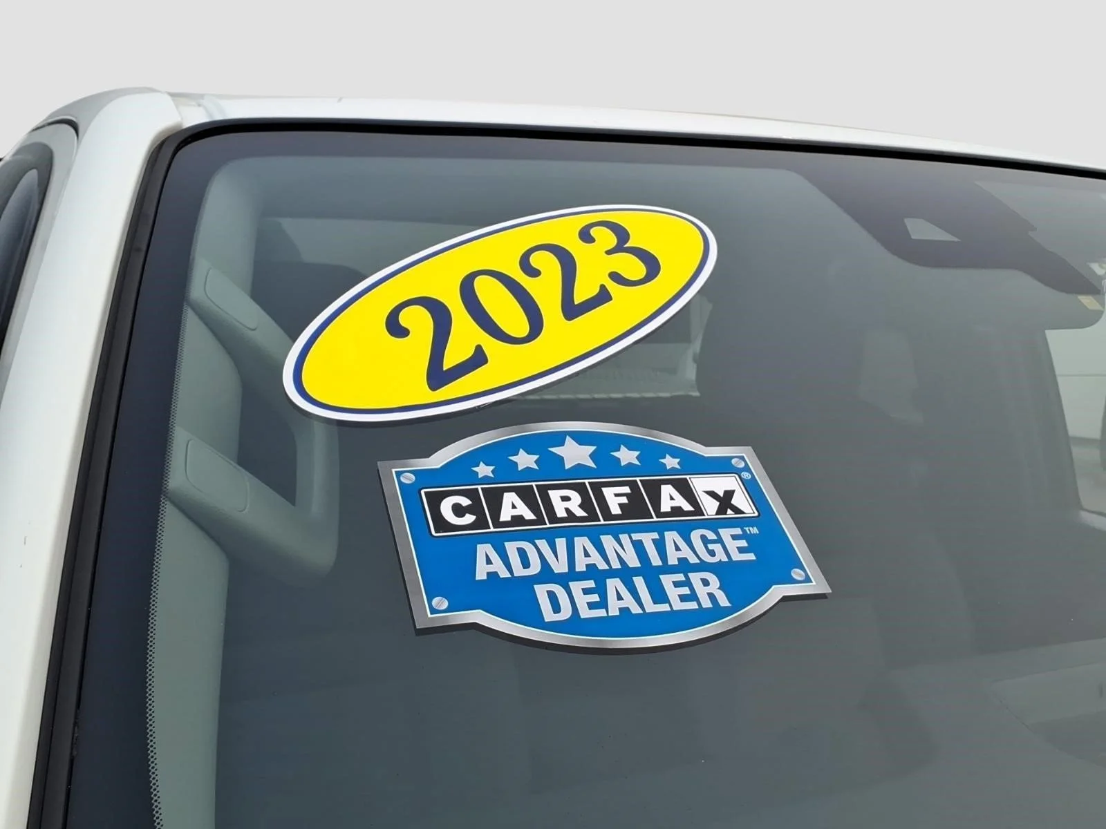 Used 2023 Glacier White Qak Nissan SV image 11