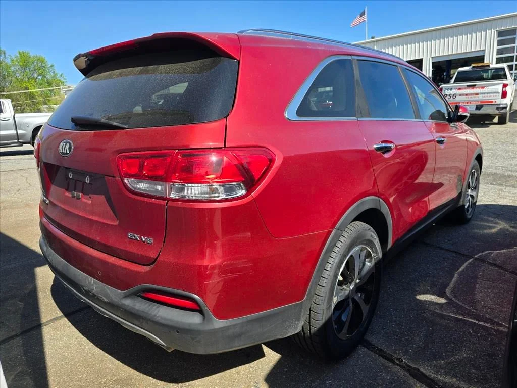 Used 2018 Red Kia EX image 8