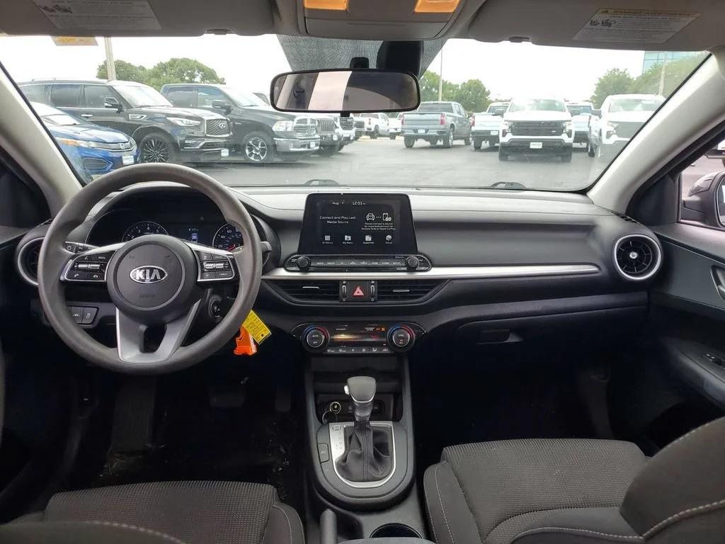 Used 2019 Black Kia LXS image 10