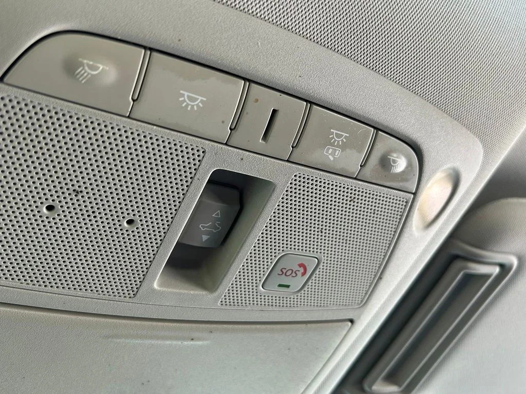 Certified Used 2022 White Nissan SL image 30