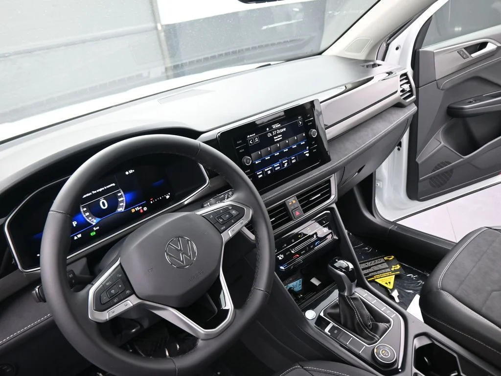 2026 Volkswagen Taos SE Black - Photo 37