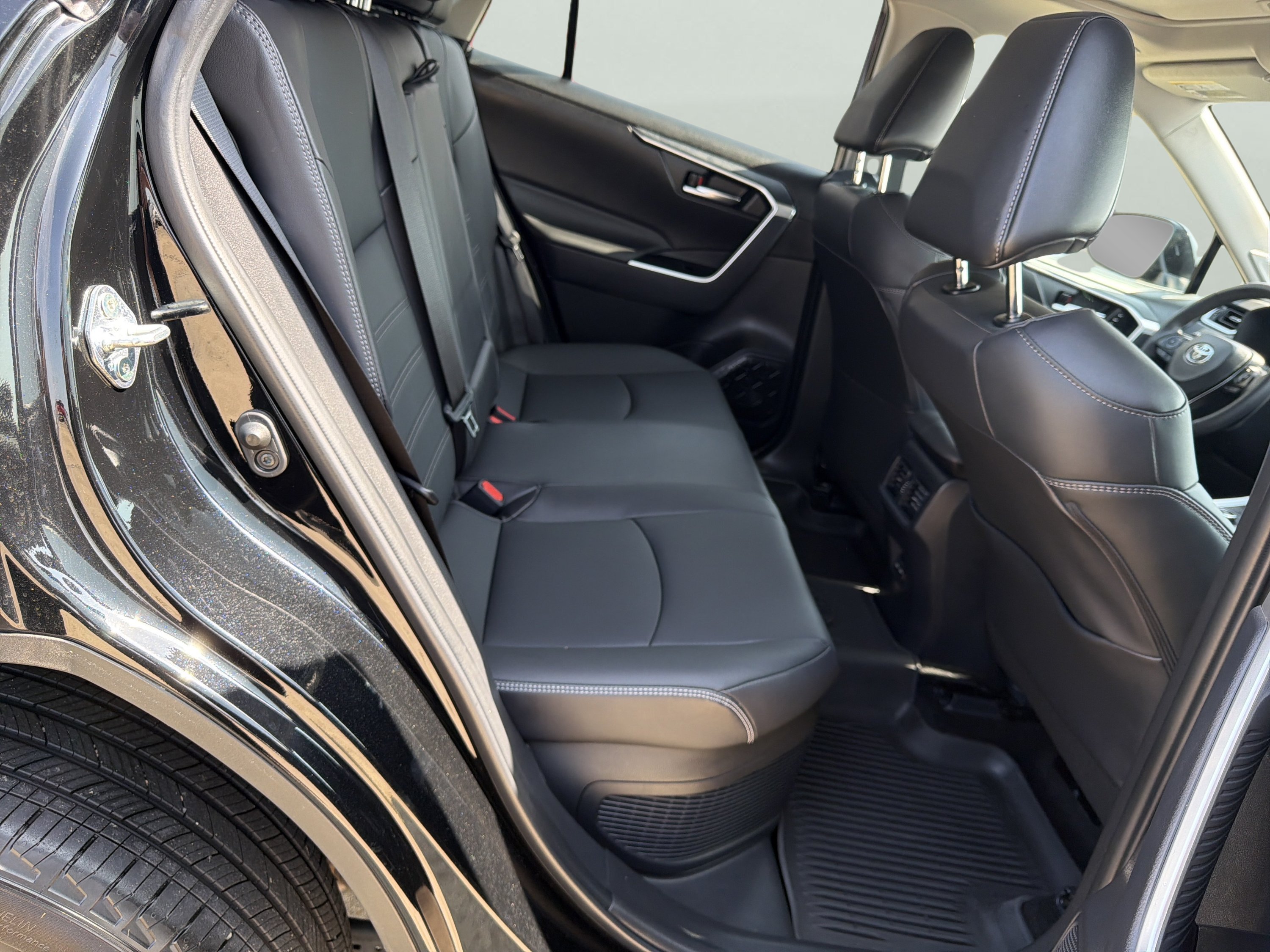 Certified Used 2025 Black Toyota Hybrid XLE Premium image 17
