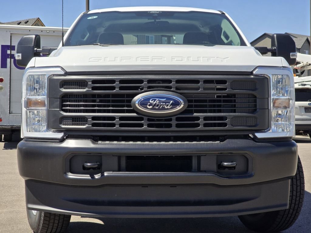 New 2026 Oxford White Ford XL image 3
