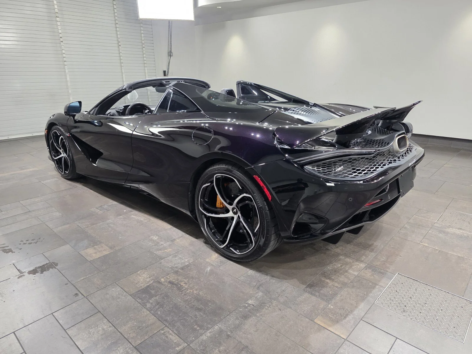 New 2025 MSO Borealis Black McLaren Spider image 4
