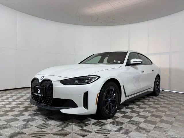 Used 2023 White BMW eDrive35 image 3