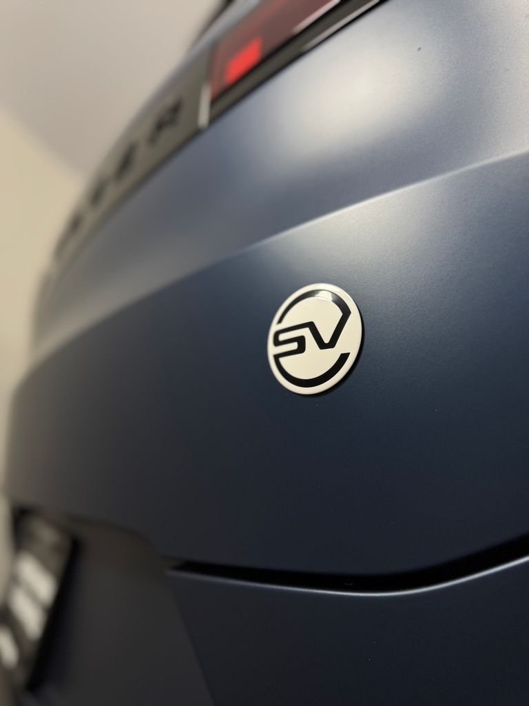 Used 2025 Velocity Blue SV Bespoke Ultra Metallic Satin Land Rover SV Edition Two image 41