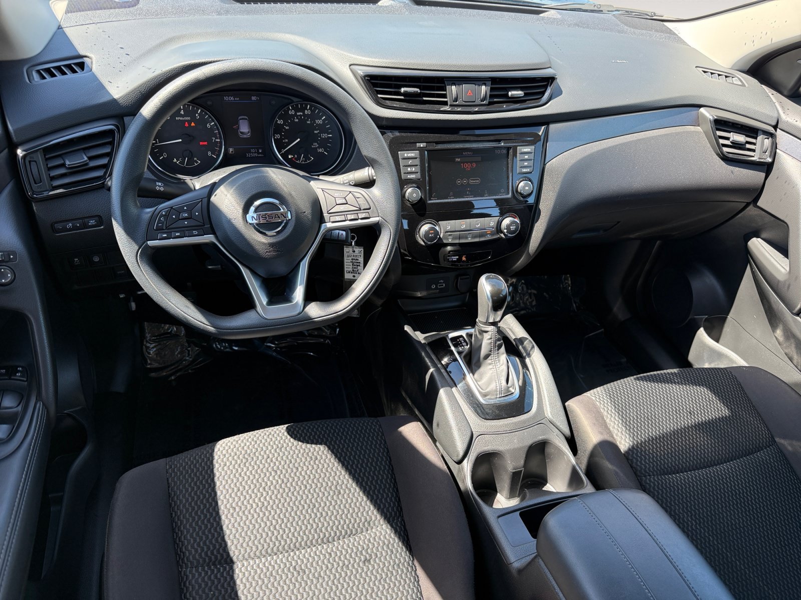 Used 2020 Magnetic Black Pearl Nissan S image 15