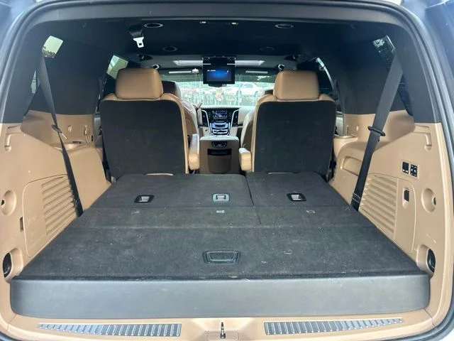 Used 2020 White Cadillac Platinum Edition image 23