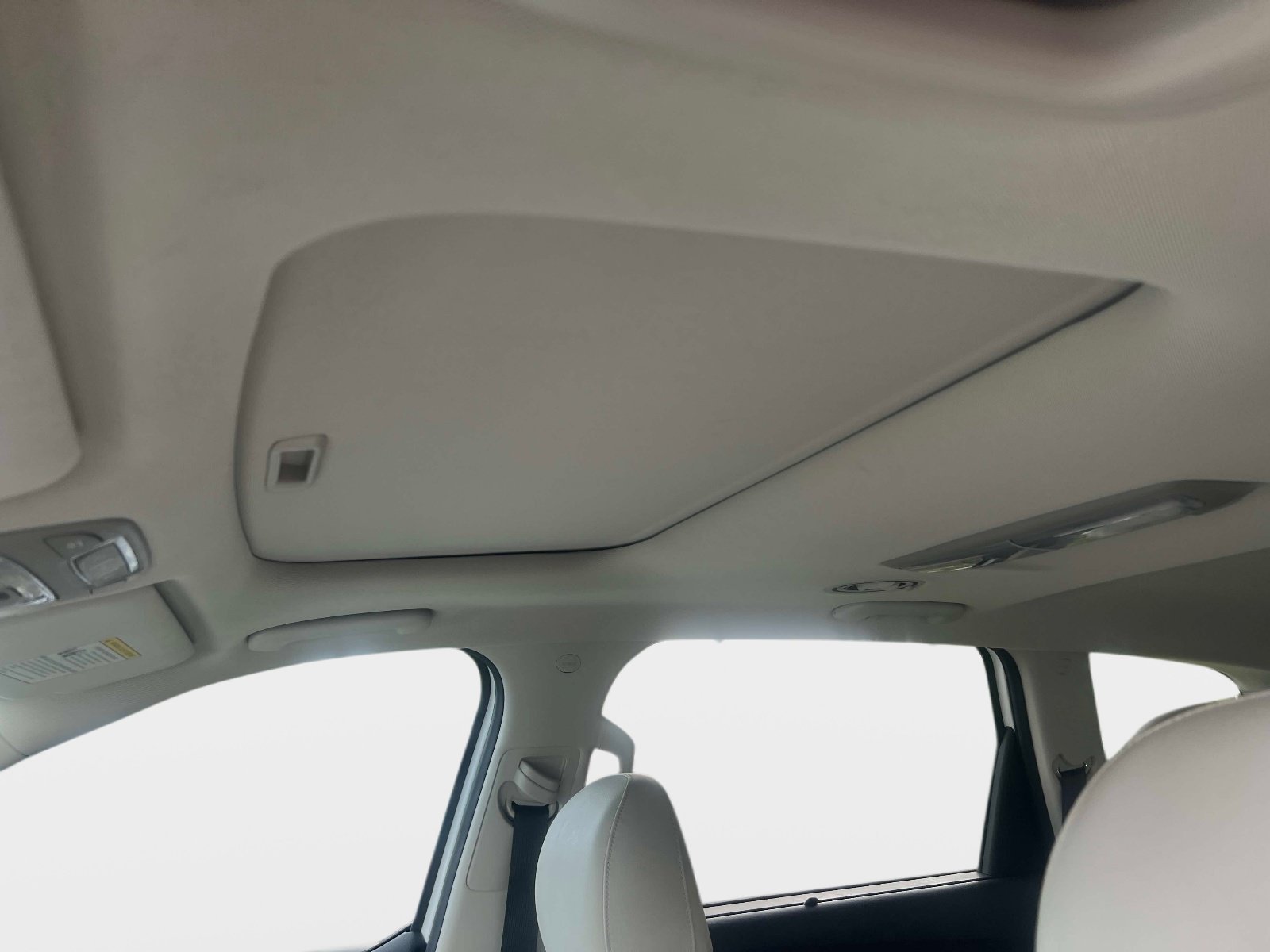 Used 2020 Snow White Pearl Kia EX image 9