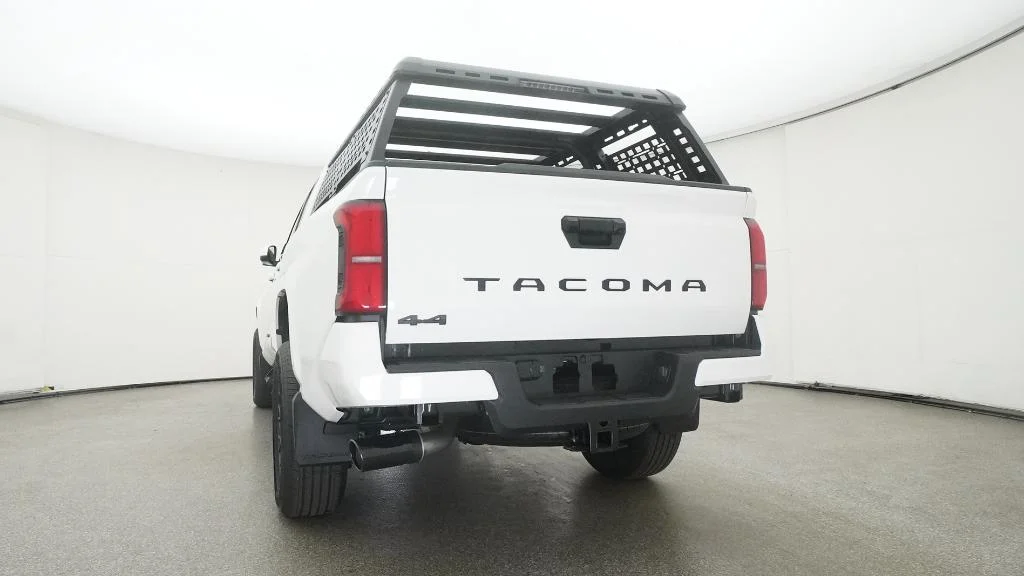 2025 Toyota Tacoma SR5 - Photo 27