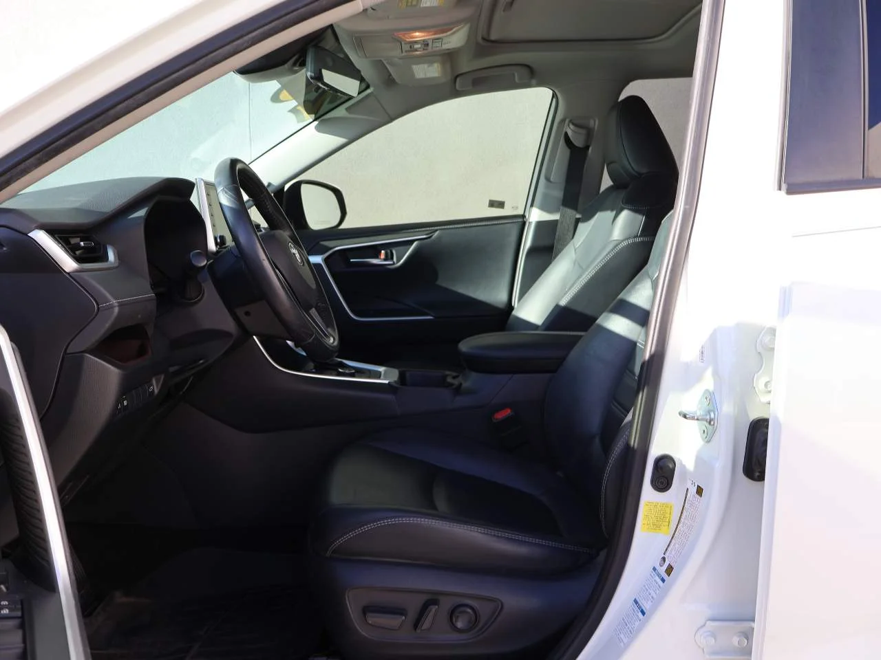 2020 Toyota RAV4 Limited - Photo 8