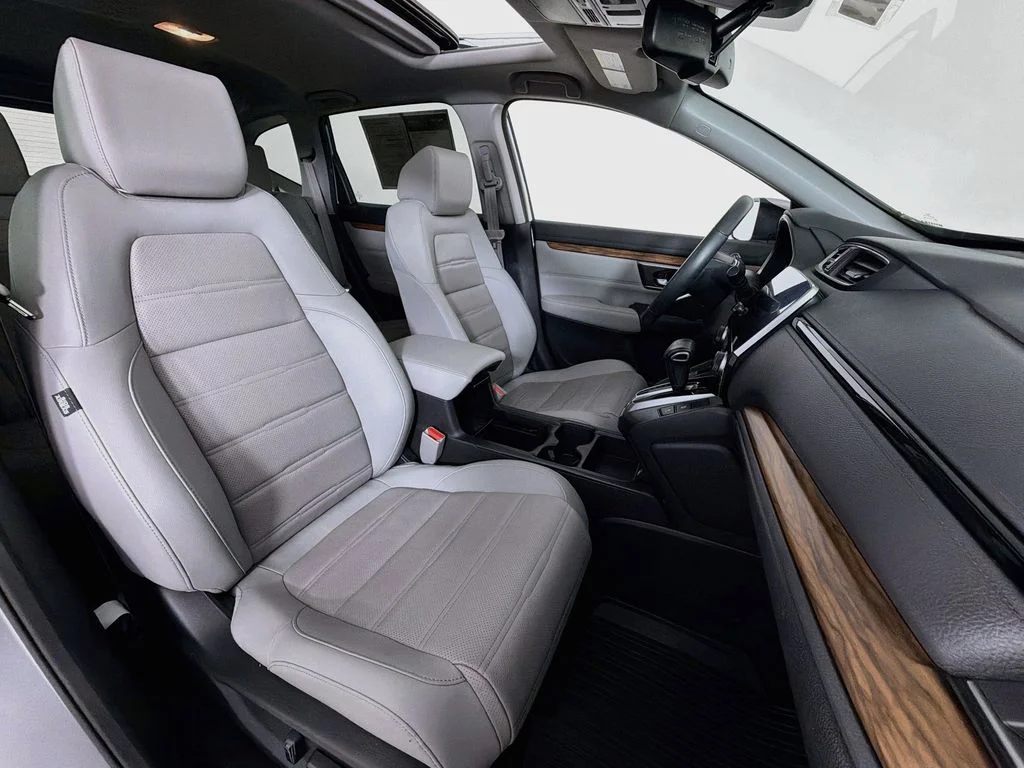 Used 2022 Lunar Silver Metallic Honda EX-L image 28