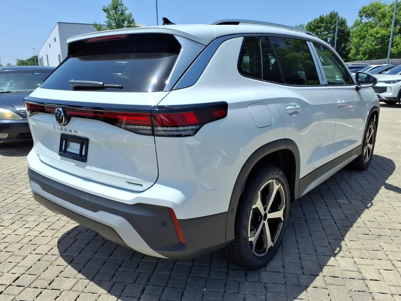 New 2026 Pure White Volkswagen SE 4MOTION image 4