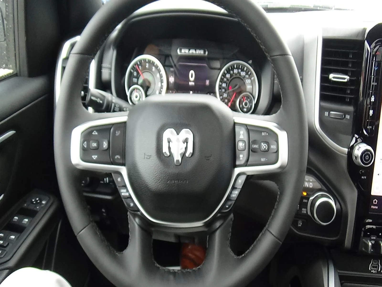Used 2025 Bright White Clear Coat (pw7) RAM Big Horn image 23