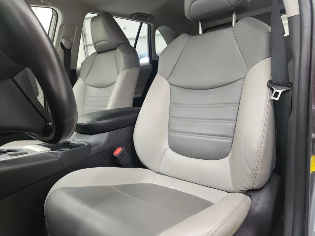 Used 2021 Gray Toyota XLE Premium image 14