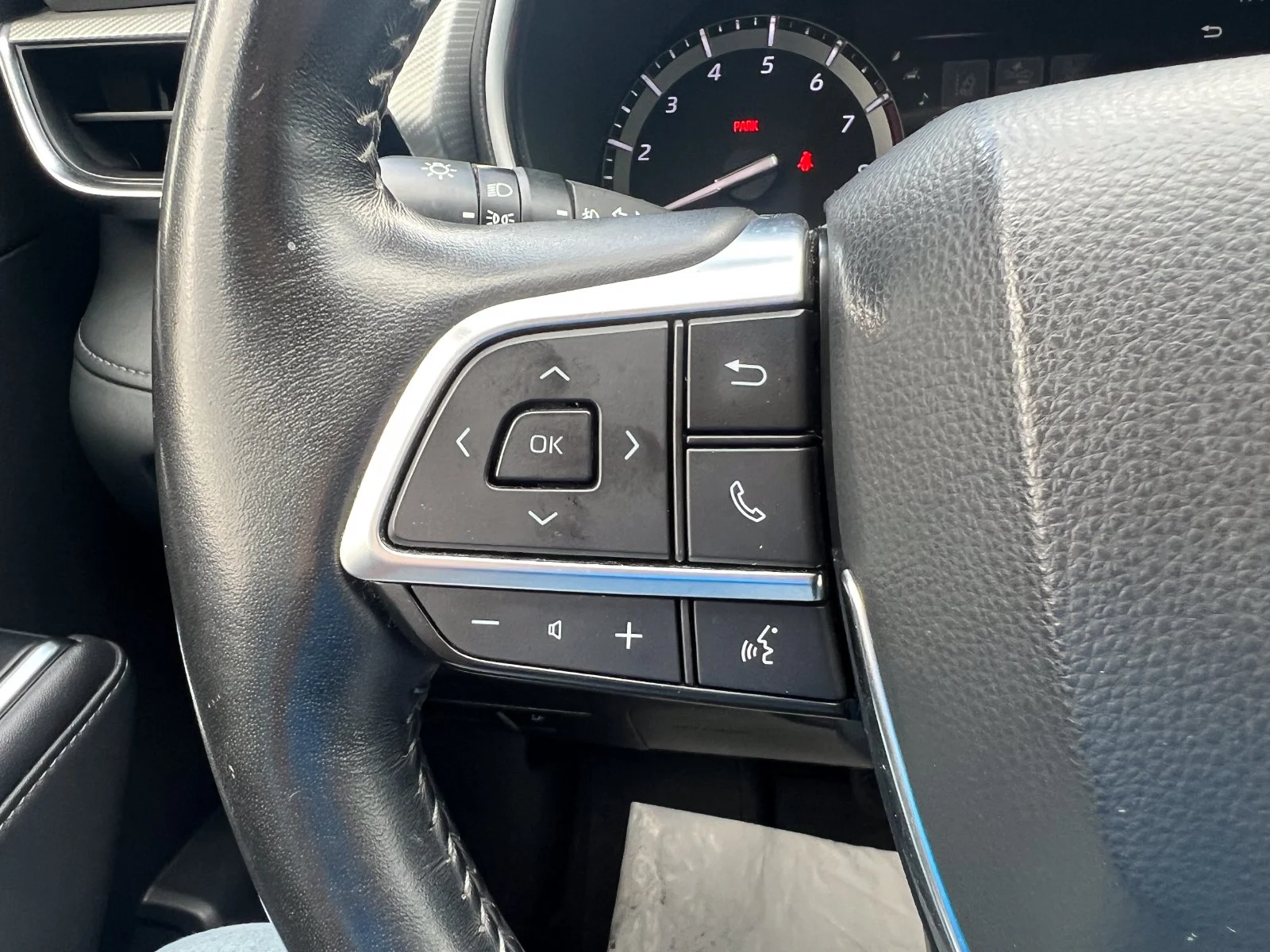 Used 2020 Silver Toyota Platinum image 13