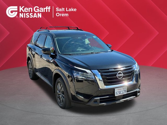 2022 Nissan Pathfinder SV