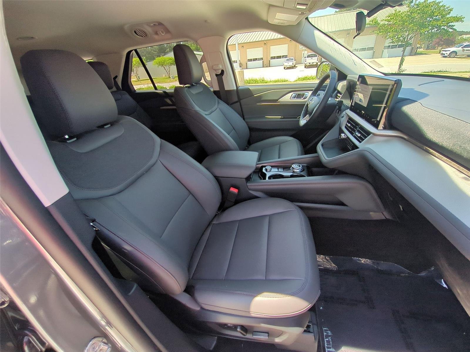 New 2026 Carbonized Gray Metallic Ford Active image 38