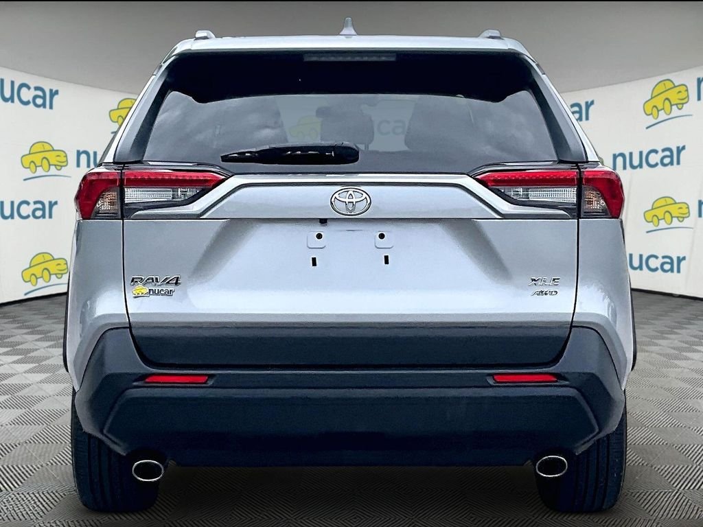 Used 2024 Silver Toyota XLE Premium image 5