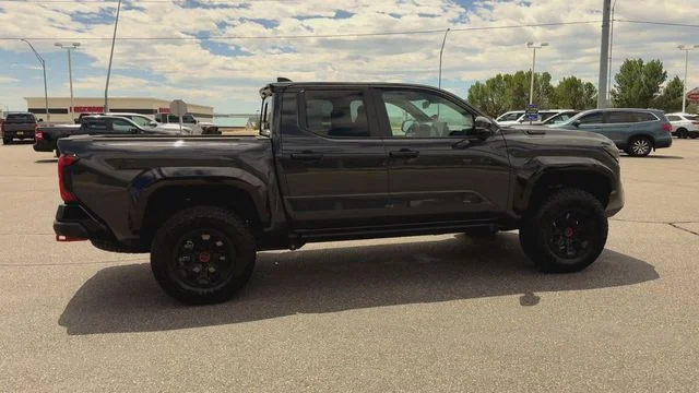 2025 Toyota Tacoma TRD Pro - Photo 9