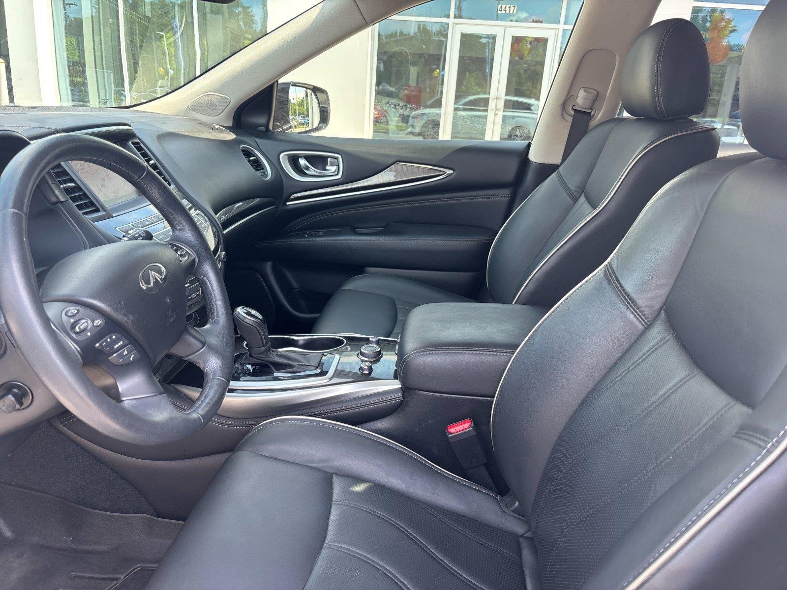 Used 2020 Majestic White INFINITI LUXE image 15