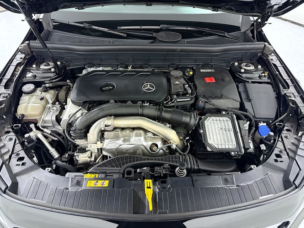 Used 2025 Night Black Mercedes-Benz GLB 250 image 29