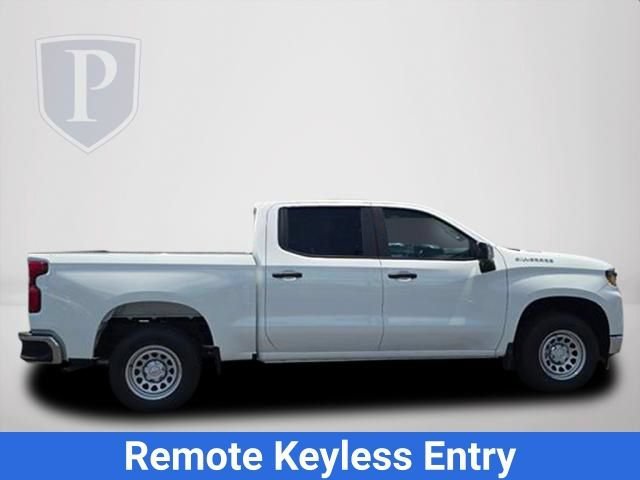 New 2026 Summit White Chevrolet WT image 4