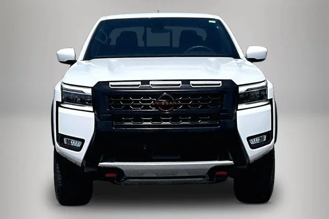 Used 2025 White Nissan PRO-4X image 3