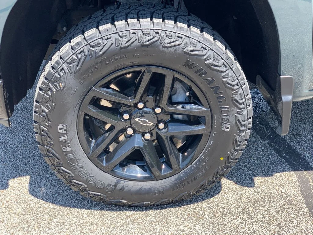 Used 2025 Gray Chevrolet Custom Trail Boss image 31
