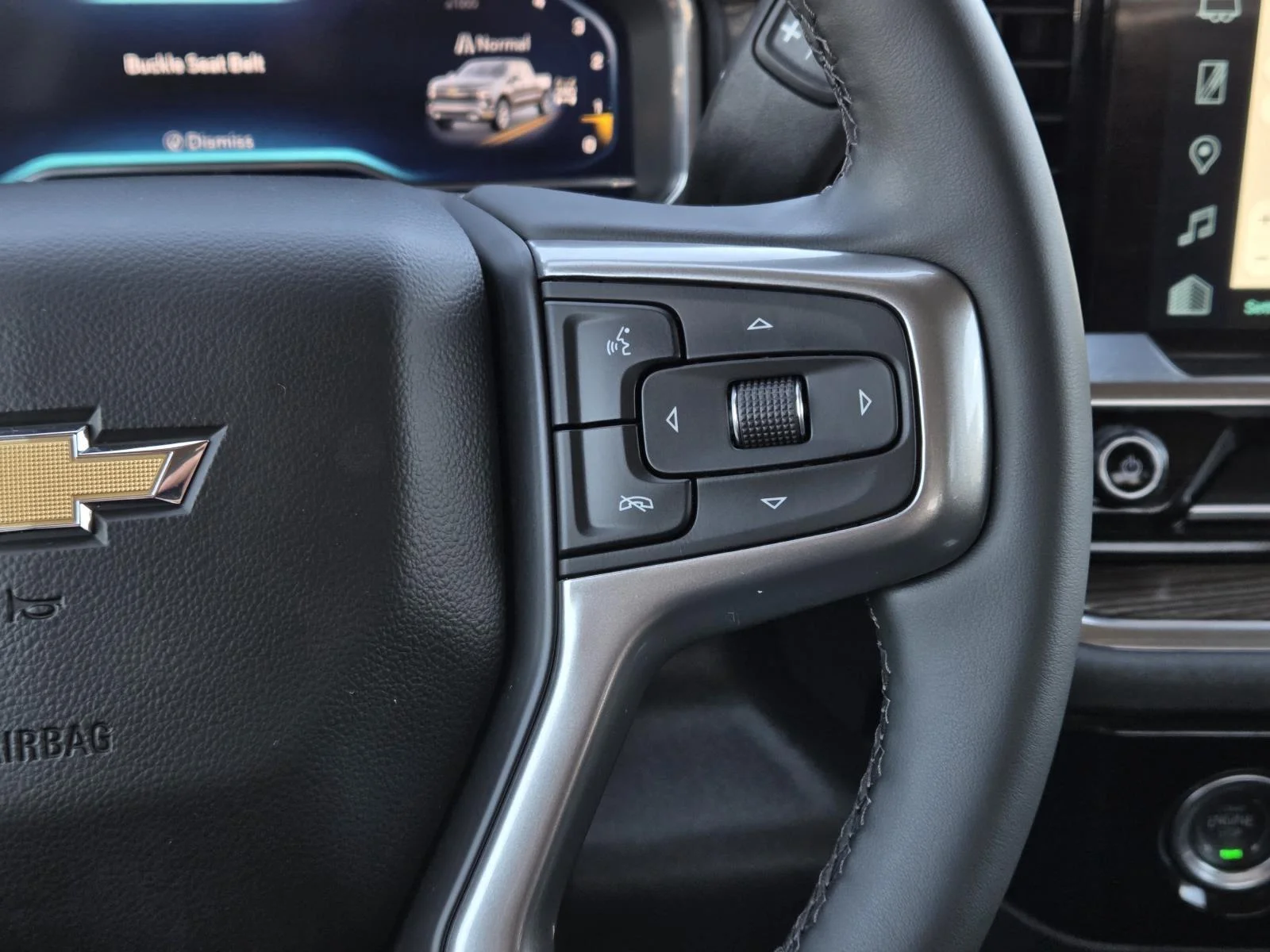 Used 2024 Summit White Chevrolet LT image 22
