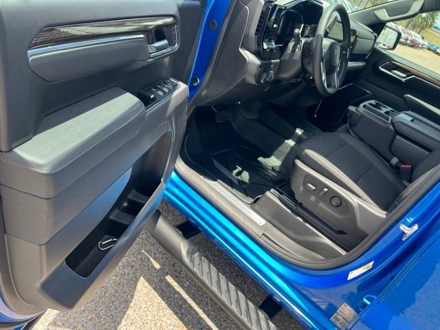 Used 2026 Riptide Blue Metallic Chevrolet RST image 19
