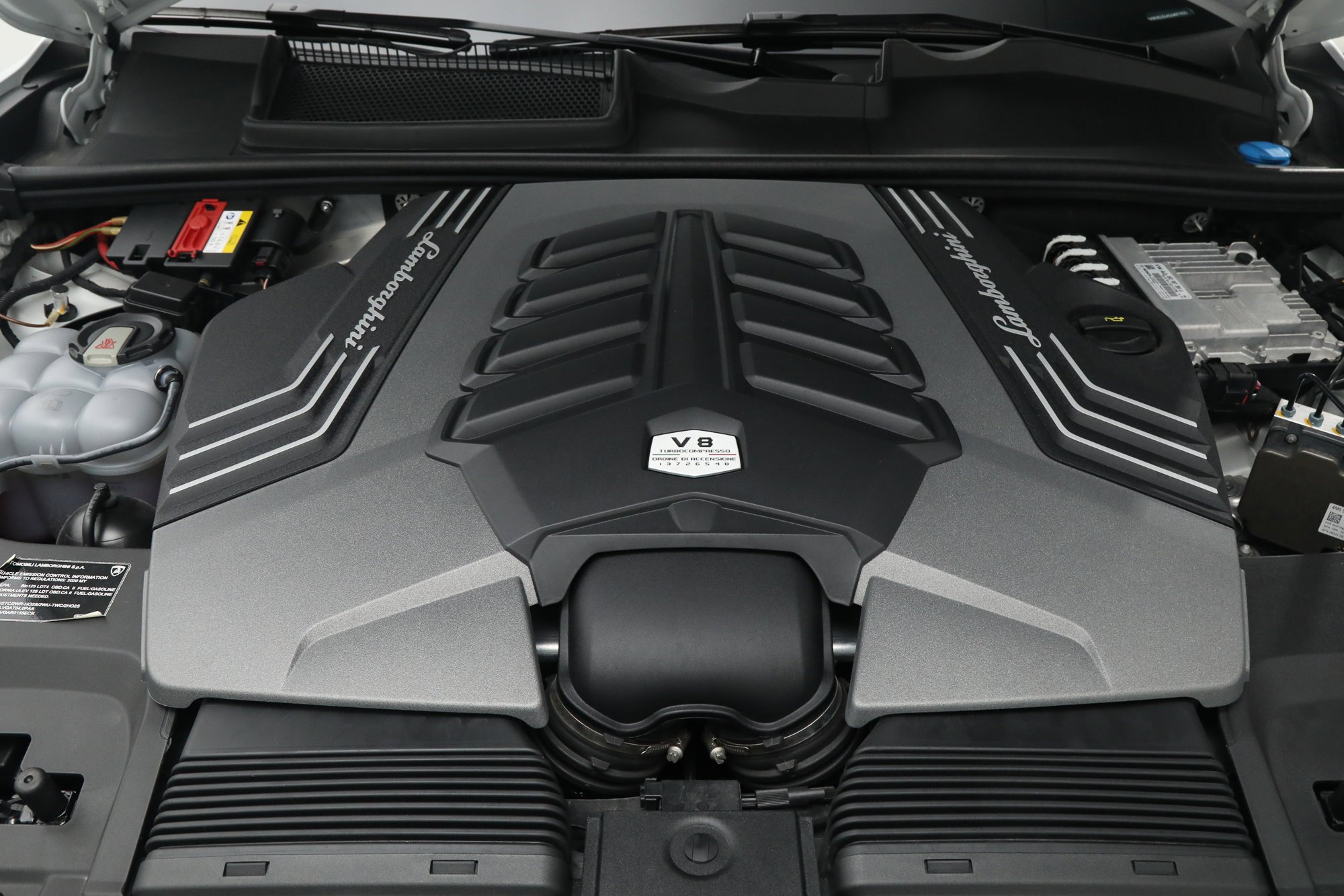 Used 2020 White Lamborghini  image 27