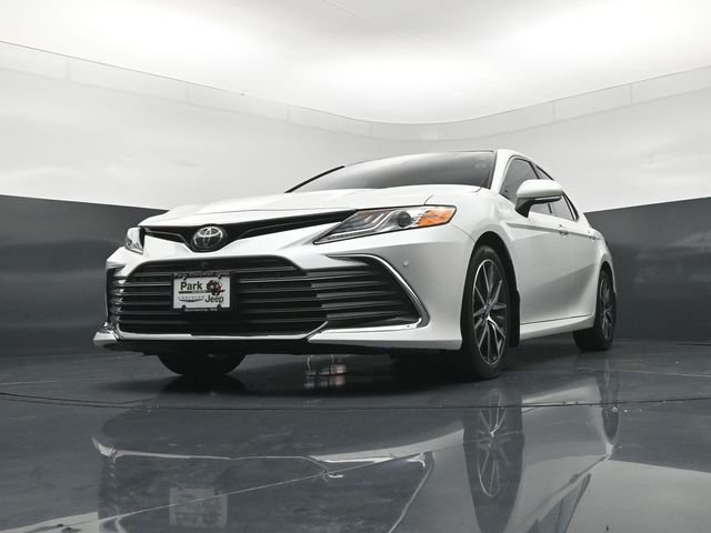Used 2023 Beige Toyota XLE image 19