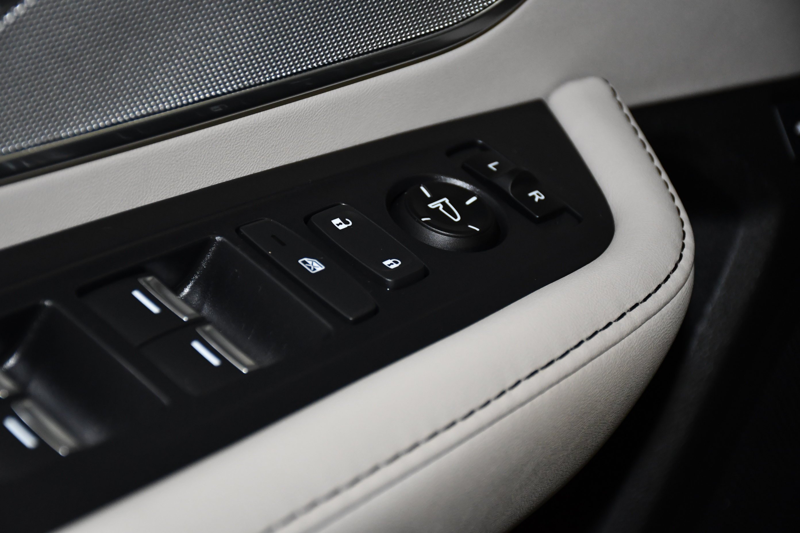 2025 Acura RDX Technology Package - Photo 32