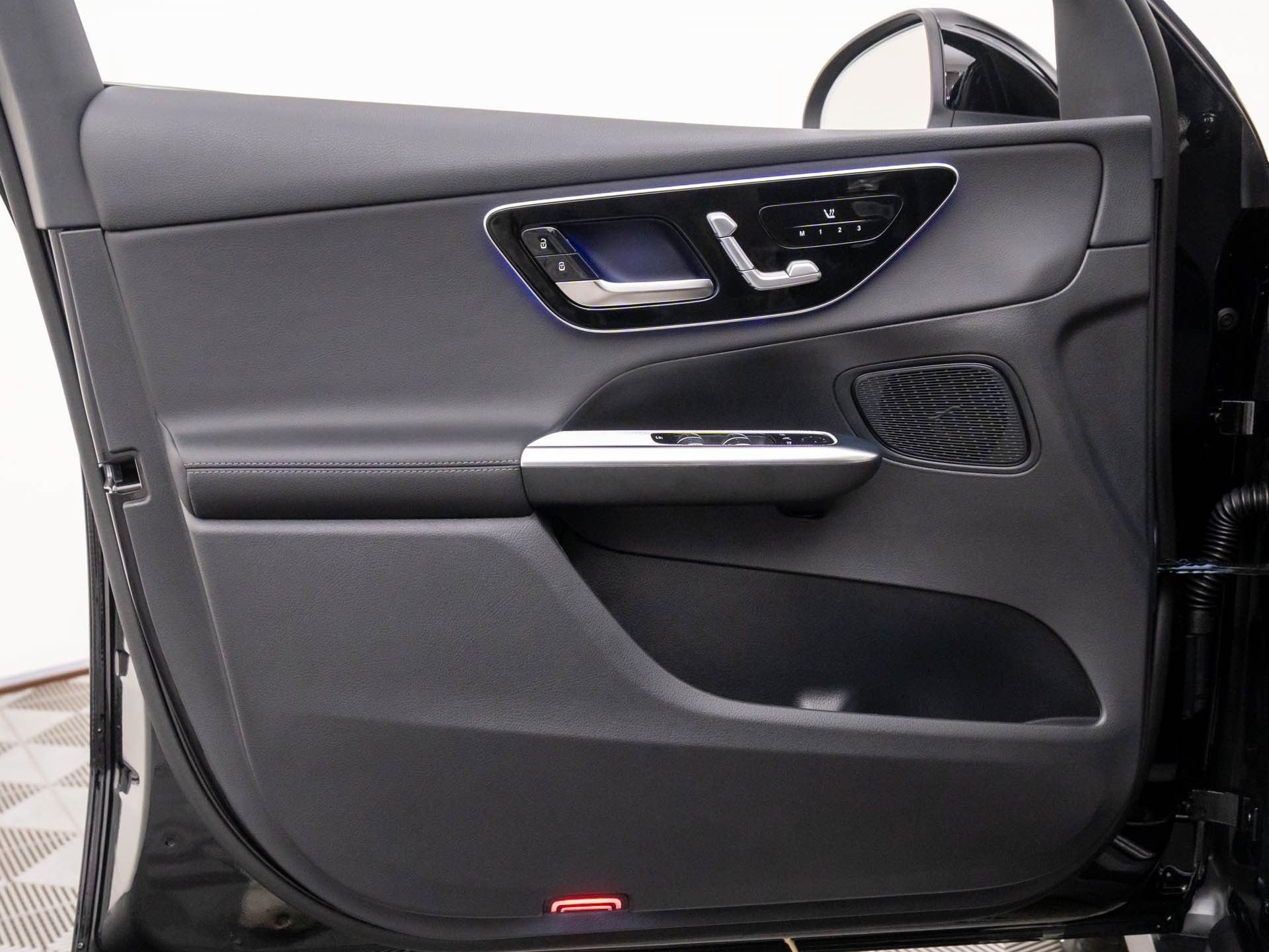 New 2026 Black Mercedes-Benz GLC 300 image 12