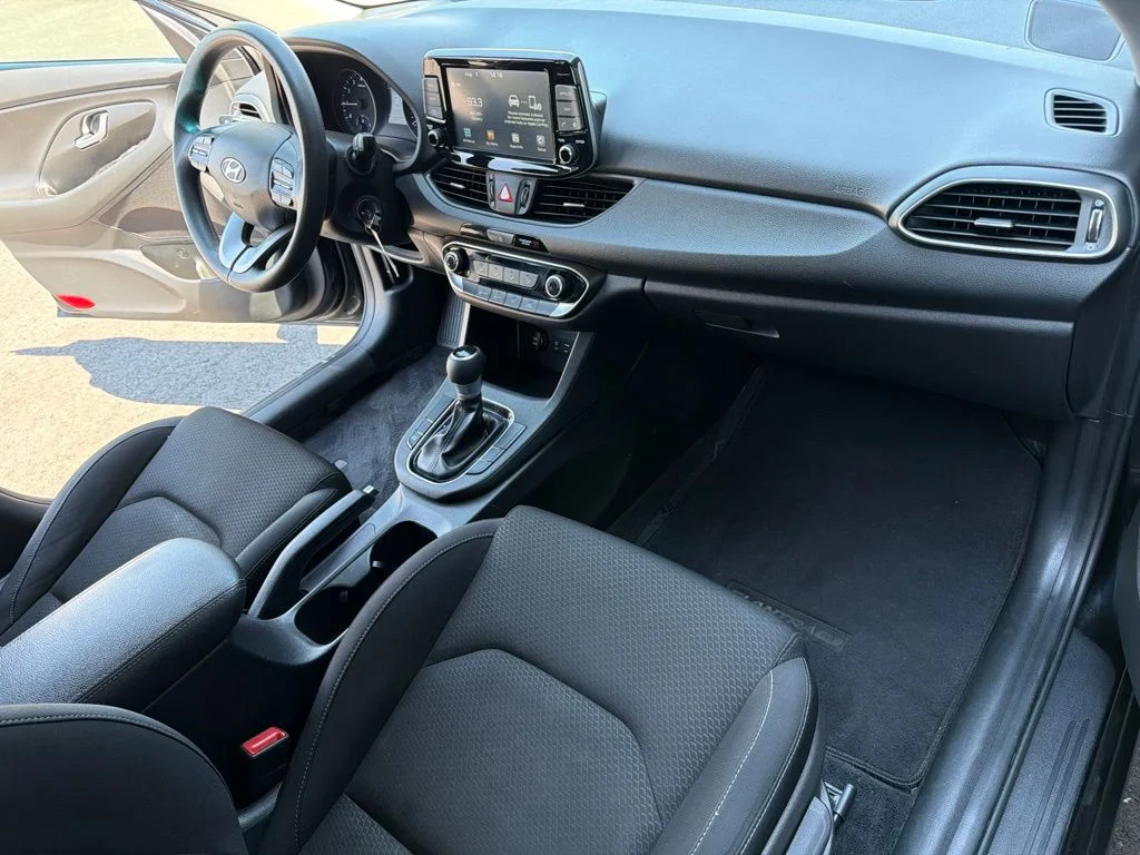Used 2019 Black Hyundai Base image 18