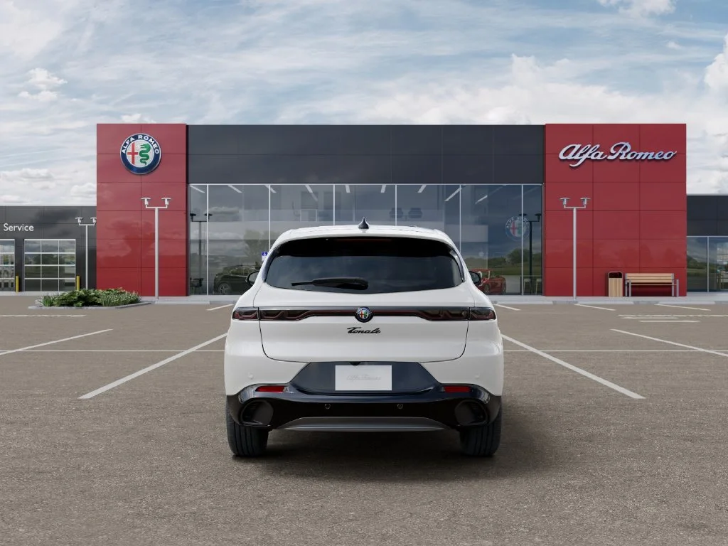 New 2026 Milano White Exterior Paint Alfa Romeo Base image 7